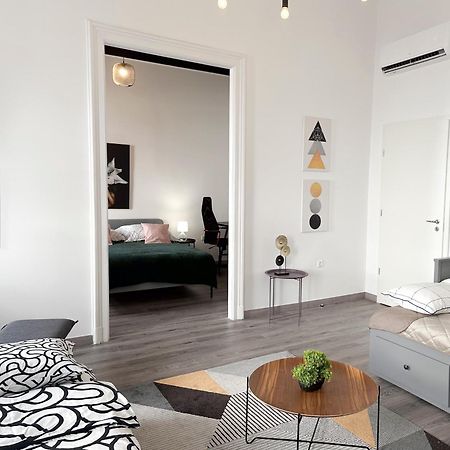 R&R Central Apartment บูดาเปสต์ ภายนอก รูปภาพ