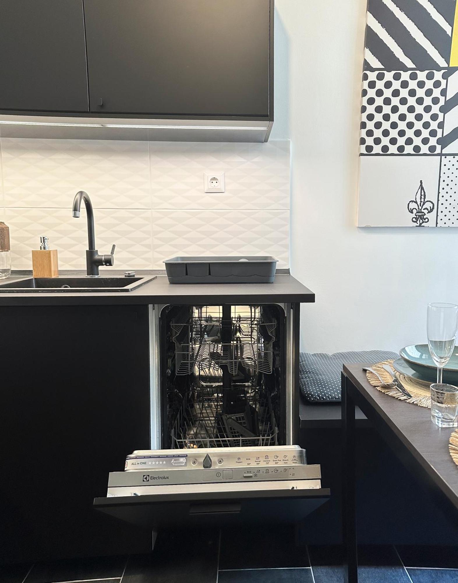 R&R Central Apartment บูดาเปสต์ ภายนอก รูปภาพ