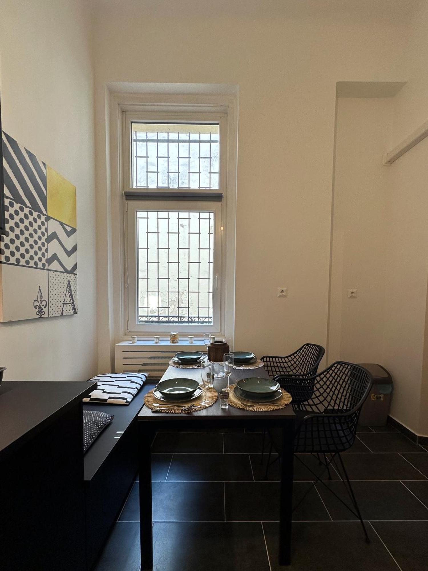 R&R Central Apartment บูดาเปสต์ ภายนอก รูปภาพ