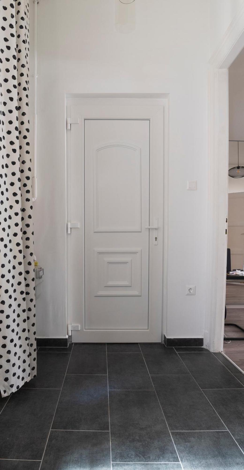 R&R Central Apartment บูดาเปสต์ ภายนอก รูปภาพ